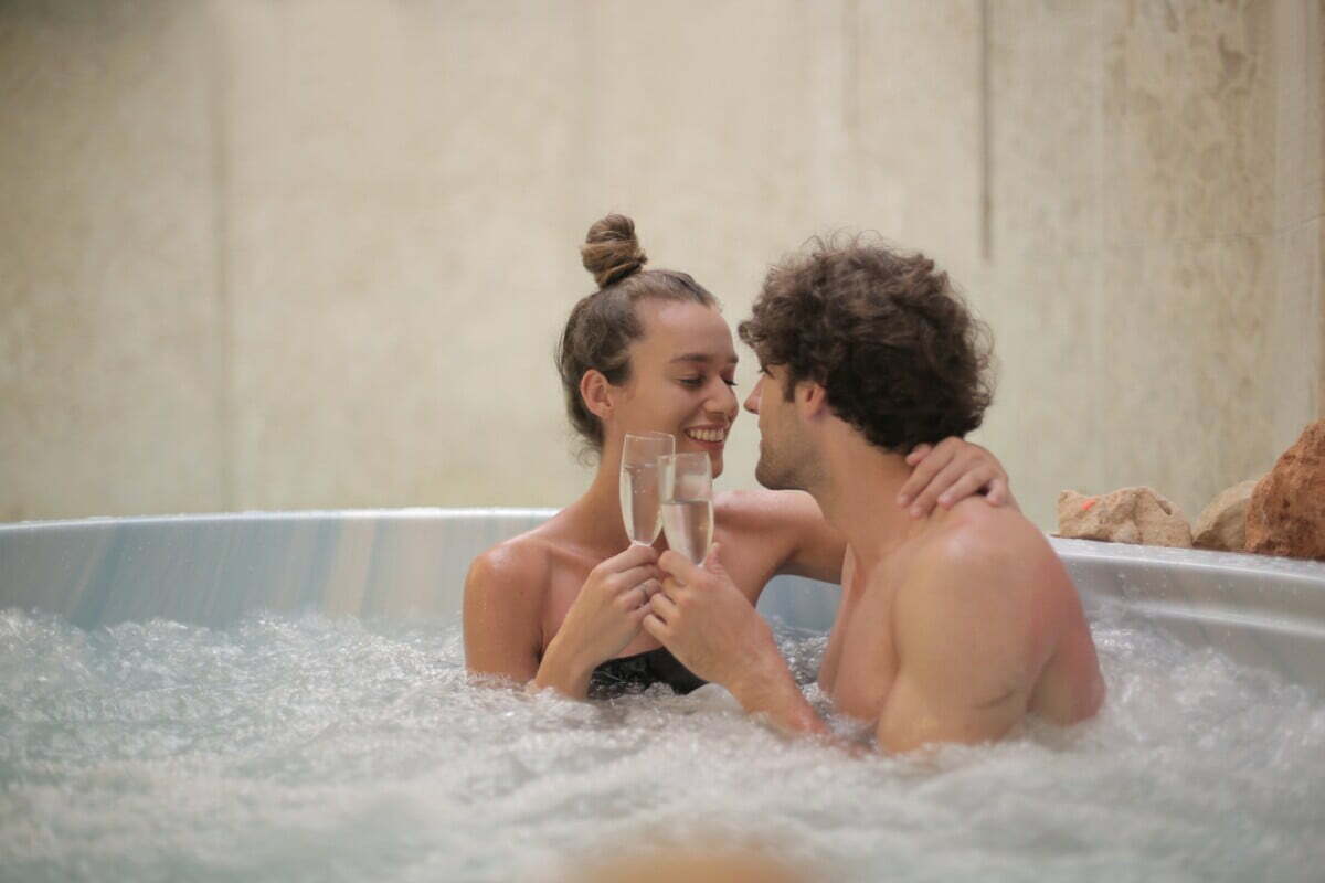 How To Save Money On Date Nights - Home Spa How To Save Money On Date Nights - Home Spa