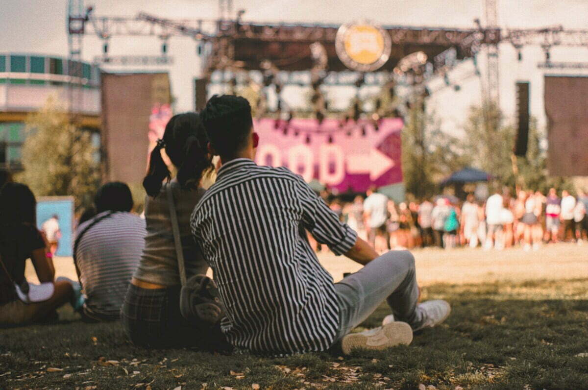 How To Save Money On Date Nights - outdoor concert How To Save Money On Date Nights - outdoor concert